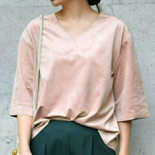 アメリヴィンテージ(Ameri VINTAGE)の【新品】AMERI / SUEDE LIKE V NECK TOP(シャツ/ブラウス(半袖/袖なし))