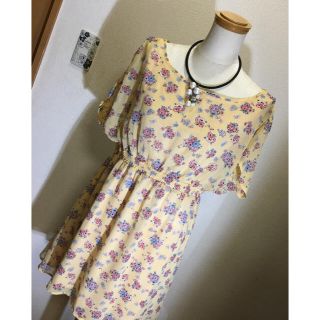 アルシーヴ(archives)のアルシーヴ 花柄 ワンピ M 美品 イエロー系(ひざ丈ワンピース)