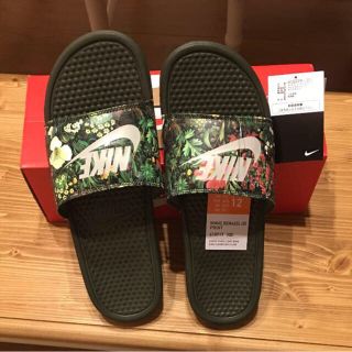 ナイキ(NIKE)の☆希少サイズ29cm☆新品☆NIKE BENASSI ベナッシ 花柄 グリーン系(サンダル)