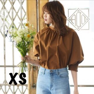 ユニクロ(UNIQLO)のエクストラファインコットンギャザーブラウス xs ブラウン(シャツ/ブラウス(長袖/七分))