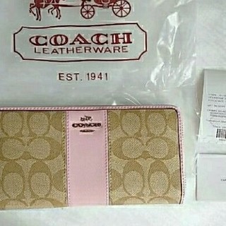コーチ(COACH)のCOACH ライトカーキ×ピンク 長財布(財布)
