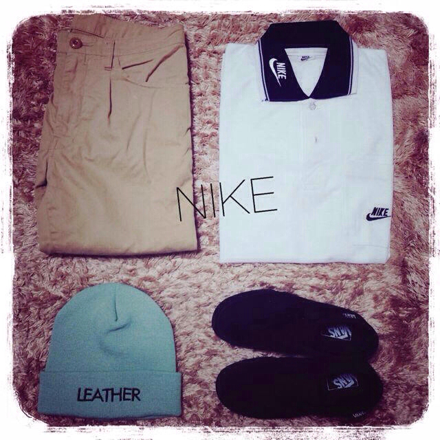 NIKE(ナイキ)のNIKEティー レディースのトップス(Tシャツ(半袖/袖なし))の商品写真