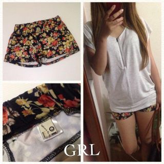 グレイル(GRL)の送込✨GRLグレイル花柄ショートパンツ(ショートパンツ)