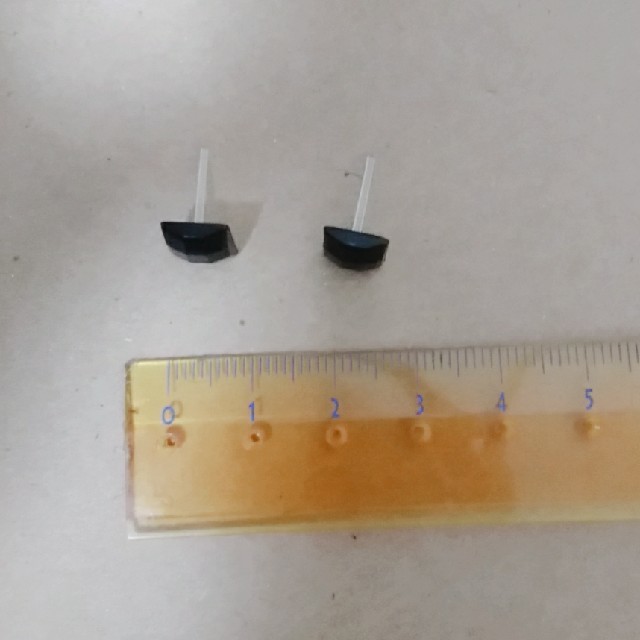 黒スタッズタイプ 1セット ピアス メンズのアクセサリー(ピアス(両耳用))の商品写真