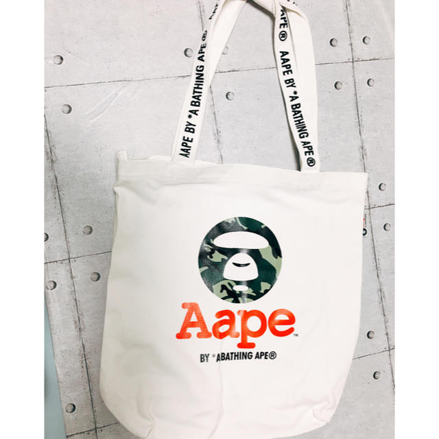 A BATHING APE(アベイシングエイプ)の【AAPE 】AAPE BY A BATHING APE  レディースのバッグ(トートバッグ)の商品写真