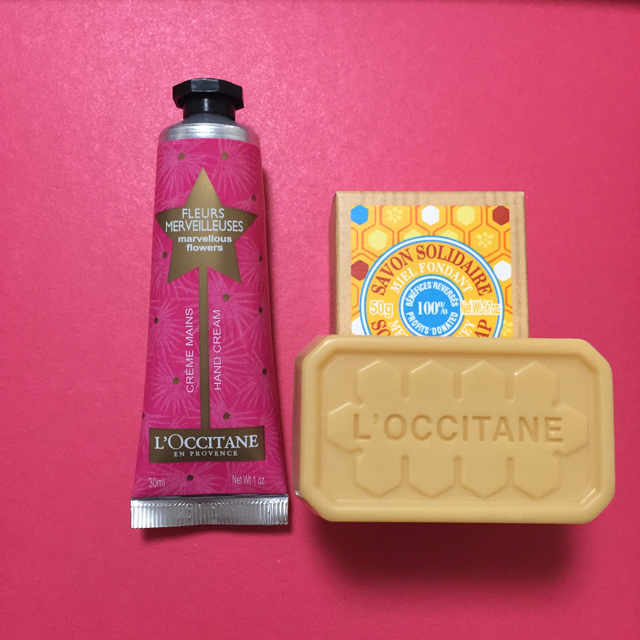 L'OCCITANE(ロクシタン)のロクシタン マーベラスフラワー シマーリング ボディオイル コスメ/美容のボディケア(ボディオイル)の商品写真