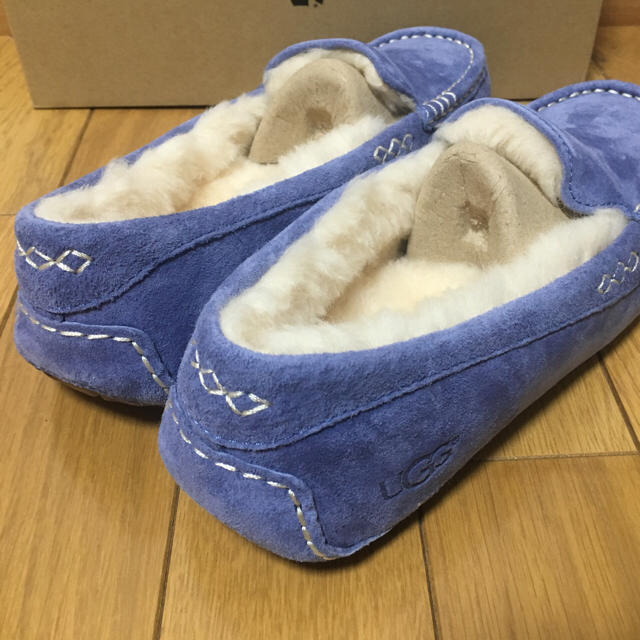 UGG(アグ)の【新品未使用】US8(25.0) UGG アンスレー モカシン ブルー レディースの靴/シューズ(スリッポン/モカシン)の商品写真