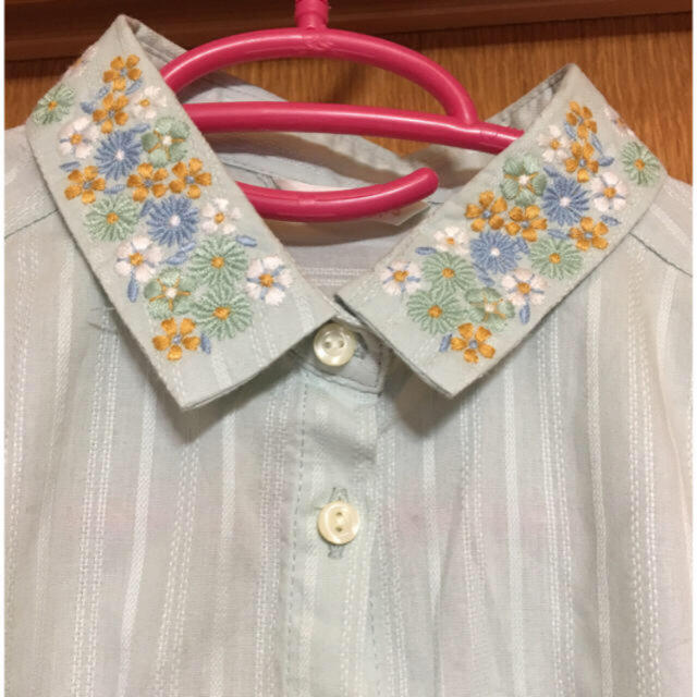 SM2(サマンサモスモス)のエヘカソポ ドビーストライプ衿刺繍シャツ♪ レディースのトップス(シャツ/ブラウス(半袖/袖なし))の商品写真