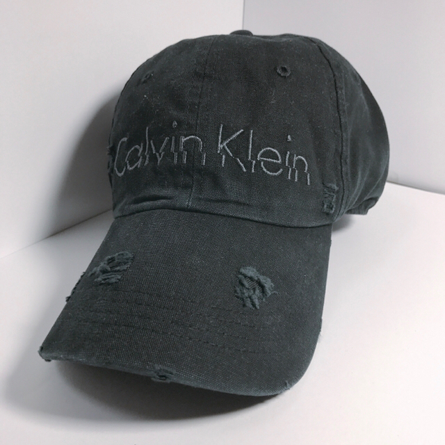 Calvin Klein(カルバンクライン)のsA様専用9／10):CalvinKleinタグ付き★ブラックダメージキャップ メンズの帽子(キャップ)の商品写真