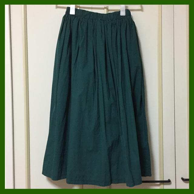 merlot(メルロー)のフレアロングスカート グリーン レディースのスカート(ロングスカート)の商品写真