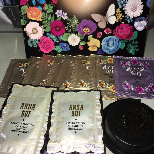 ANNA SUI(アナスイ)のANNA SUI化粧品サンプル コスメ/美容のキット/セット(サンプル/トライアルキット)の商品写真