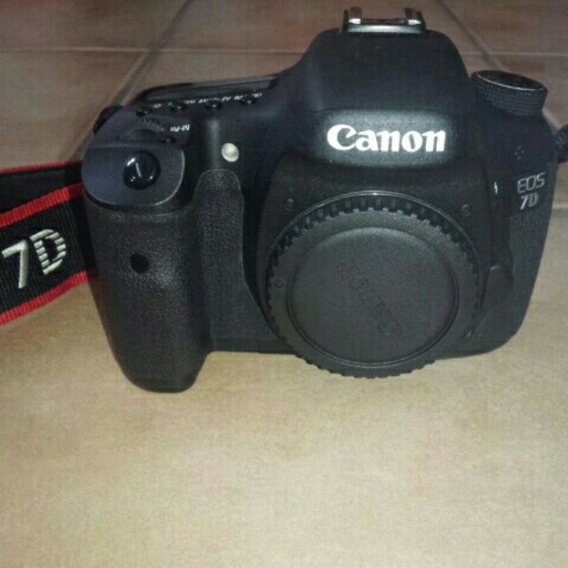 Canon デジタル 一眼レフカメラ EOS 7D
