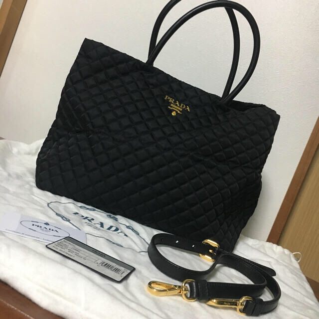 PRADA トートバッグ