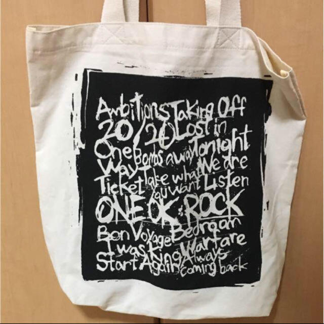 ONE OK ROCK(ワンオクロック)のワンオク Ambitions トートバッグ  エンタメ/ホビーのタレントグッズ(ミュージシャン)の商品写真