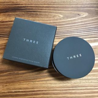 スリー(THREE)のTHREE ルースパウダー(フェイスパウダー)