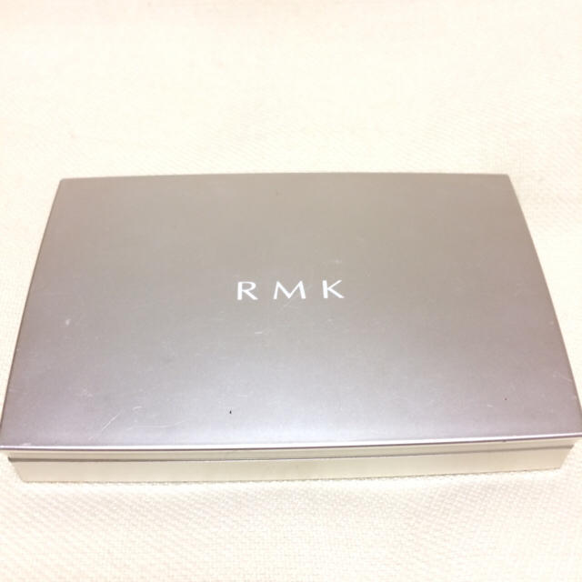 RMK(アールエムケー)のRMK パウダーファンデーション101 コスメ/美容のベースメイク/化粧品(ファンデーション)の商品写真