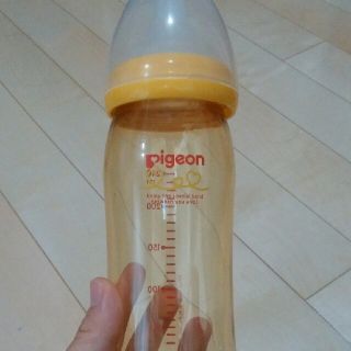 ピジョン(Pigeon)の【chacha様専用】哺乳瓶　240ml　イエロー　乳首M(哺乳ビン)