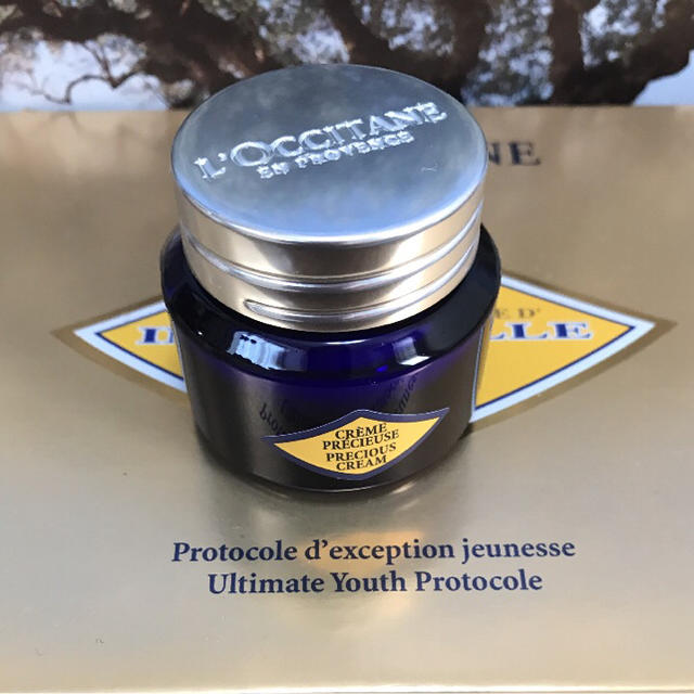 L'OCCITANE(ロクシタン)のロクシタン イモーテル プレシューズクリーム ミニサイズ 新品未使用+サンプル コスメ/美容のスキンケア/基礎化粧品(フェイスクリーム)の商品写真