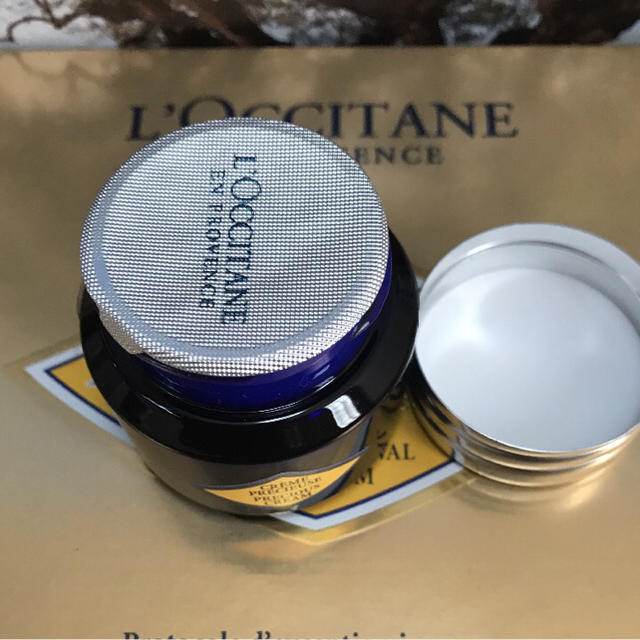L'OCCITANE(ロクシタン)のロクシタン イモーテル プレシューズクリーム ミニサイズ 新品未使用+サンプル コスメ/美容のスキンケア/基礎化粧品(フェイスクリーム)の商品写真