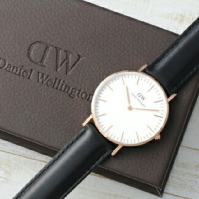 大特価！Daniel Wellington 0508DW 36ｍｍローズゴールド