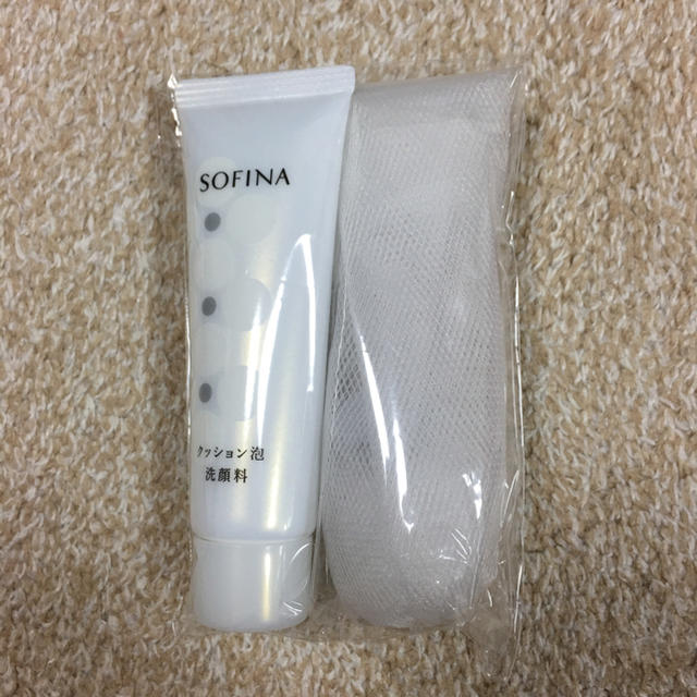 SOFINA(ソフィーナ)のソフィーナ 泡洗顔料 30g お試しサイズ コスメ/美容のスキンケア/基礎化粧品(洗顔料)の商品写真