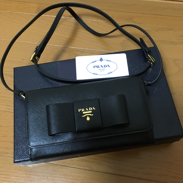 お見舞い PRADA - プラダ チェーンウォレット 財布 財布 - www