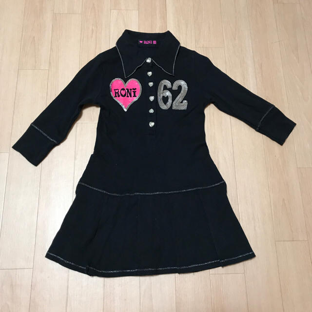 RONI(ロニィ)のRONI プリーツワンピース  SM 117〜127cm キッズ/ベビー/マタニティのキッズ服女の子用(90cm~)(ワンピース)の商品写真