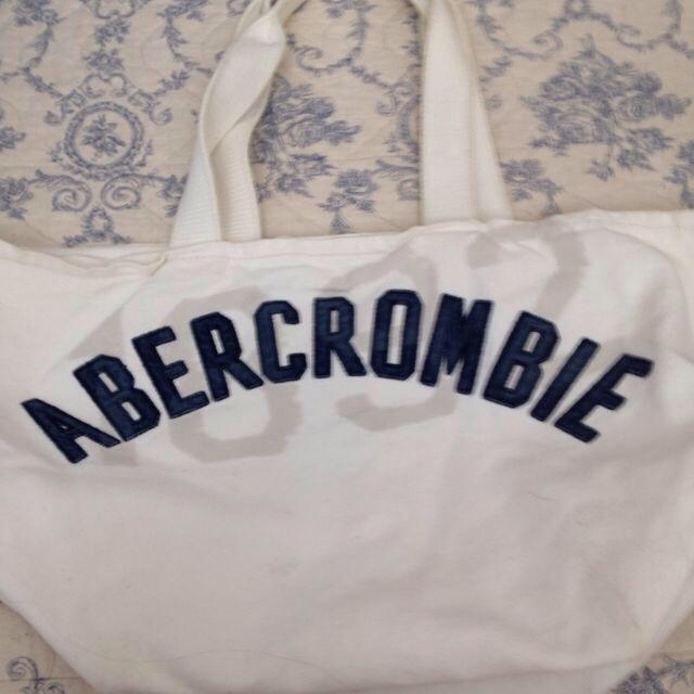 Abercrombie&Fitch(アバクロンビーアンドフィッチ)のアバクロトート レディースのバッグ(トートバッグ)の商品写真