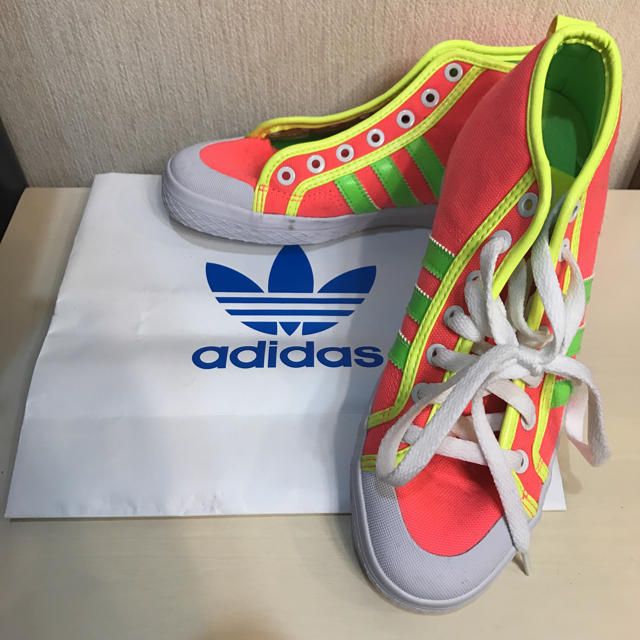 adidas(アディダス)のアディダス インヒールスニーカー レディースの靴/シューズ(スニーカー)の商品写真