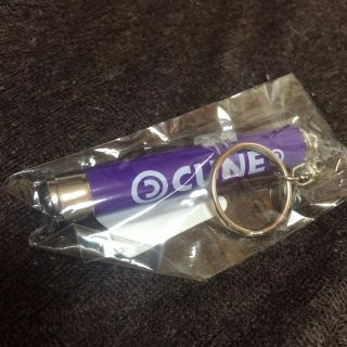 キューン(CUNE)のcune ライトキーホルダー パープル (キーホルダー)