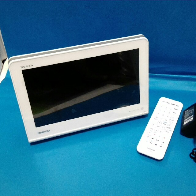 TOSHIBA 10WP1 10.1インチ REGZAポータブルテレビ-