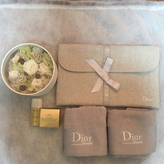 ディオール(Dior)のDior 2点セットタオル&造花の飾り&入れ物&試供品ファンデ.クレンジング(タオル)