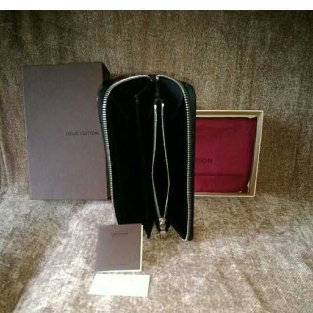 LOUIS VUITTON(ルイヴィトン)のルイヴィトン　ノマド　ジッピーウォレット　財布のみ165,000円 レディースのファッション小物(財布)の商品写真