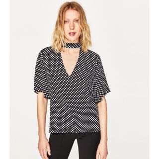 ザラ(ZARA)のえ、可愛い…♡！！ ZARA 新品 ドット柄トップス(カットソー(半袖/袖なし))