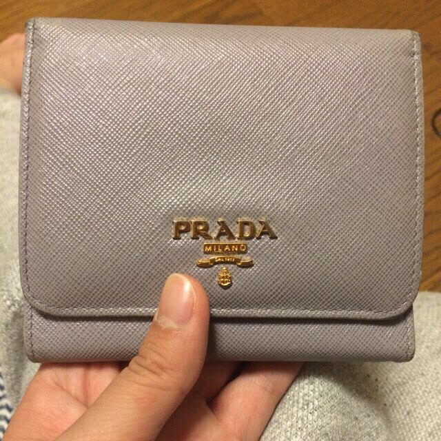 PRADA(プラダ)のPRADA❤︎三つ折り財布 レディースのファッション小物(財布)の商品写真