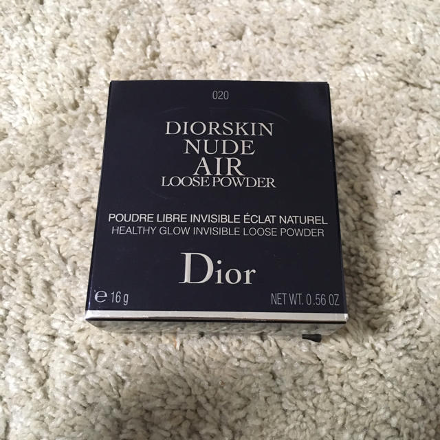 Christian Dior(クリスチャンディオール)の【値下げしました】Christian Dior フェイスパウダー コスメ/美容のベースメイク/化粧品(フェイスパウダー)の商品写真