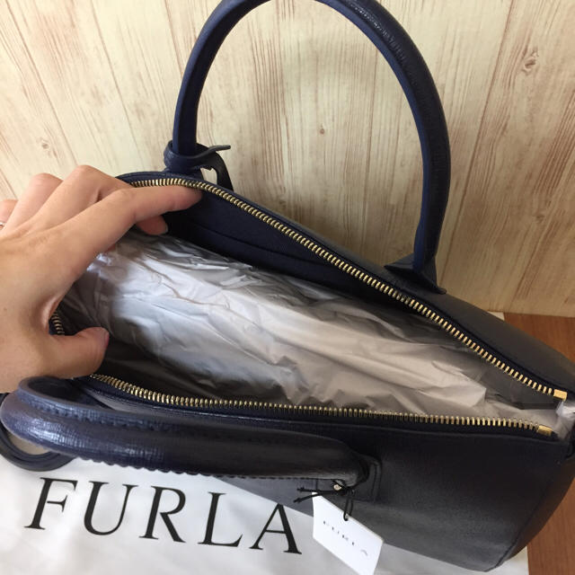 【美品】FURLA リンダ 2way ハンドバッグ サフィアーノレザー ネイビー