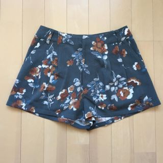 ココディール(COCO DEAL)の【超美品】ココディール 花柄ショートパンツ ブルー×テラコッタ(ショートパンツ)