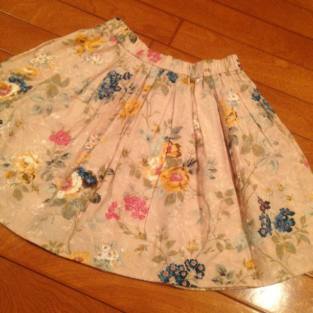 MERCURYDUO(マーキュリーデュオ)のマーキュリー花柄sk♡ レディースのスカート(ミニスカート)の商品写真