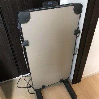 トウシバ(東芝)のTOSHIBA★ズボンプレッサー★東芝(ズボンプレッサー)