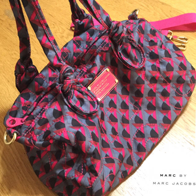 MARC BY MARC JACOBS(マークバイマークジェイコブス)の【送料無料】美品❤️マークバイジェイコブス ショルダーバッグ（ストラップ付き） レディースのバッグ(ショルダーバッグ)の商品写真