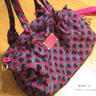 マークバイマークジェイコブス(MARC BY MARC JACOBS)の【送料無料】美品❤️マークバイジェイコブス ショルダーバッグ（ストラップ付き）(ショルダーバッグ)