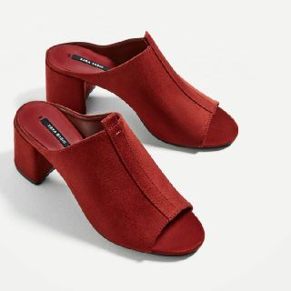 ザラ(ZARA)の専用 新品 ZARA サンダル(サンダル)