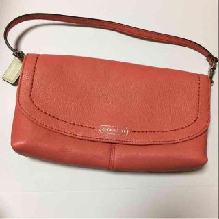 コーチ(COACH)の【新品】COACH パーク レザー ラージ フラップ リストレット(ポーチ)