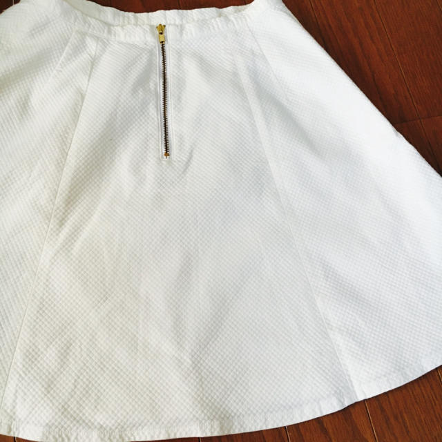 UNITED ARROWS(ユナイテッドアローズ)のユナイテッドアローズ白スカート レディースのスカート(ミニスカート)の商品写真