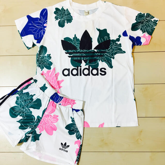 adidas(アディダス)のadidas♡セットアップ大人気 レディースのレディース その他(セット/コーデ)の商品写真