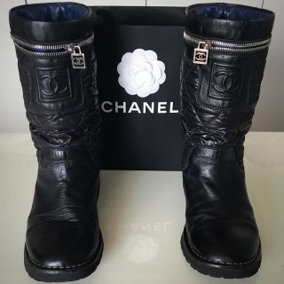 シャネル(CHANEL)の❤️シャネル❤️コココクーン💕エンジニアブーツ 38.5㎝♪(ブーツ)