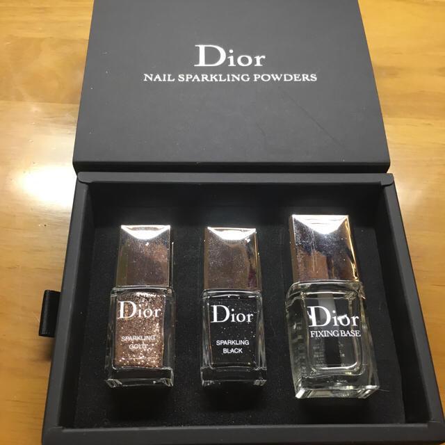 Christian Dior(クリスチャンディオール)のディオール ネイル ゴールド ブラック コスメ/美容のネイル(マニキュア)の商品写真