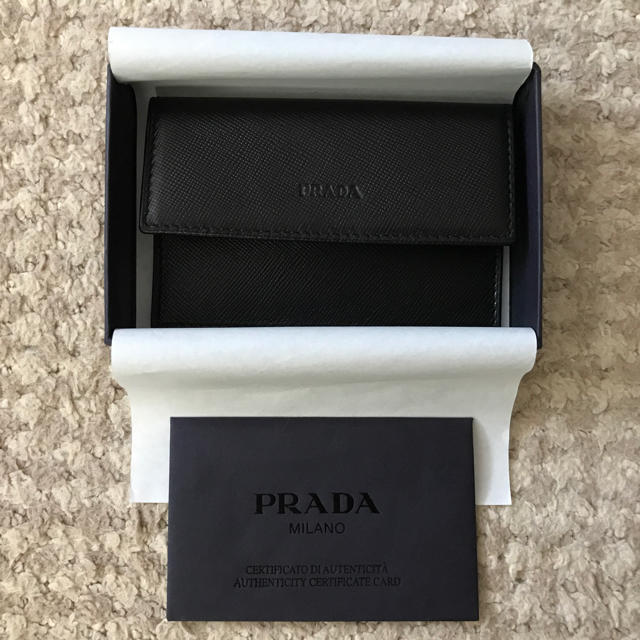 PRADA(プラダ)のＥＹ0914830様専用新品プラダ名刺入れ メンズのファッション小物(名刺入れ/定期入れ)の商品写真