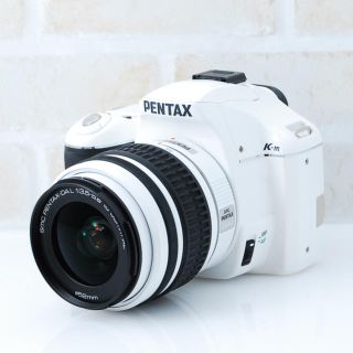 ペンタックス(PENTAX)の☆超可愛いホワイト☆Wi-Fi転送☆ペンタックス K-m レンズキット☆(デジタル一眼)